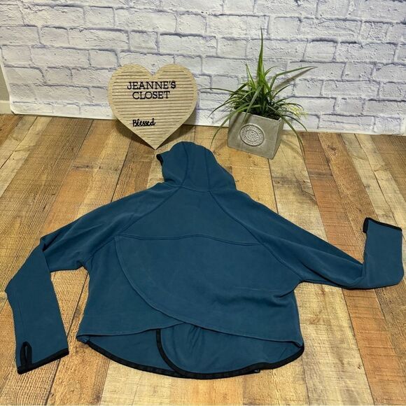 Nike Tech Butterfly Women's Hoodie Size Medium  (617358-483) Teal Blue Green - Picture 16 of 16